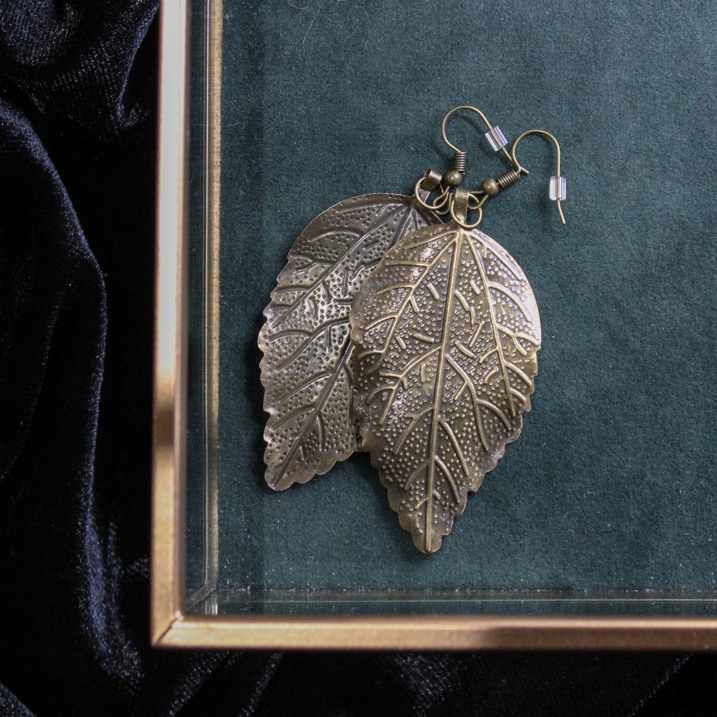 Detailed Leaf Earrings